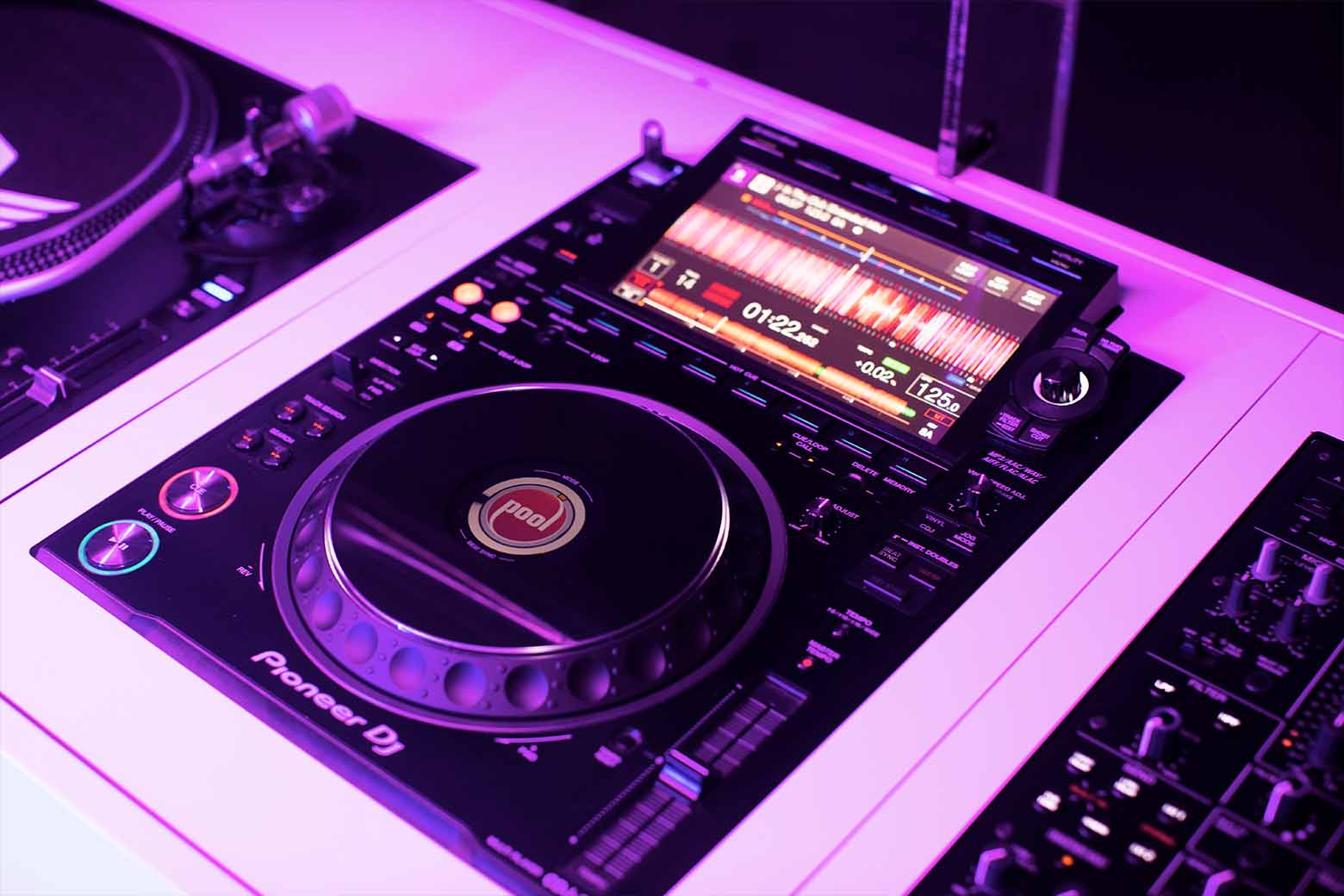 Pioneer DJ CDJ-3000 ② CDJ-3000 - Multi-player profesional pentru DJ